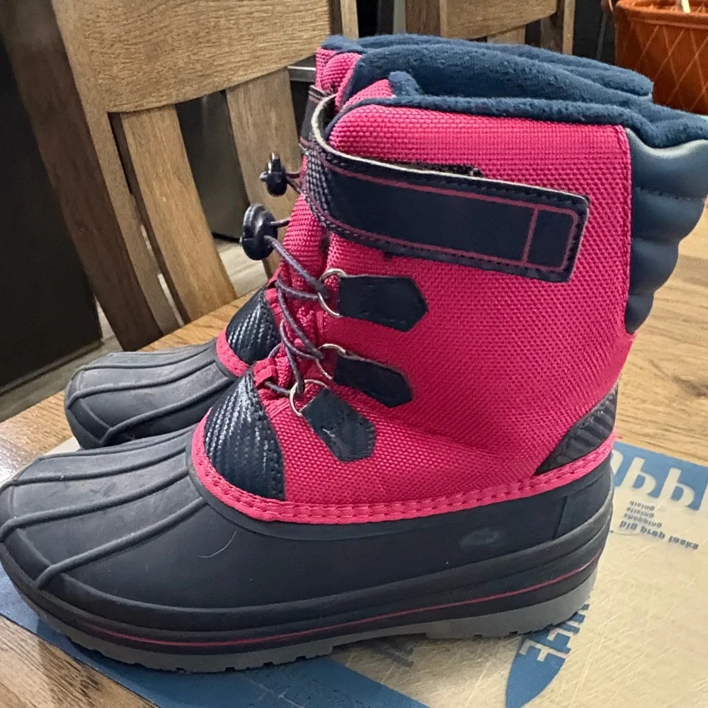 Size 5 Thinsulate Snow Boots
